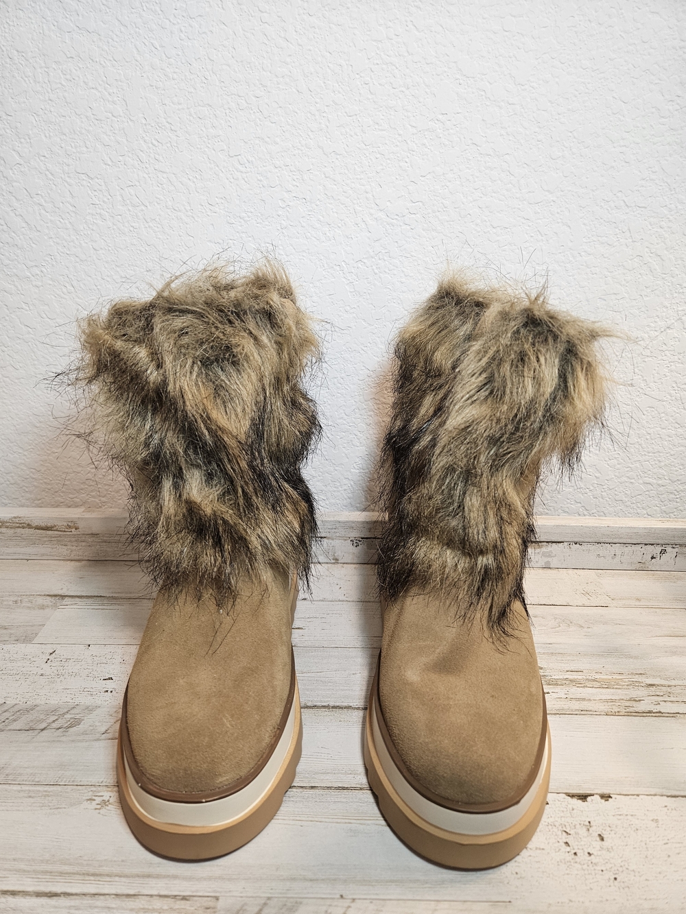 Steve Madden Thona Tan Suede Ankle Boots Faux  Fur Trim Size 8m